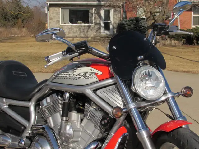2007 Harley-Davidson VRSCX Screamin' Eagle V-Rod in Street, Cruisers & Choppers in Leamington - Image 6