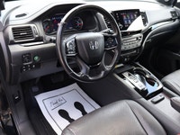 SAFETY INCLUDED LOCAL ONTARIO CAR 12 SERIVCE RECORDS 7 PASSENGERS Very Clean Honda Pilot BLACK EDITI... (image 7)