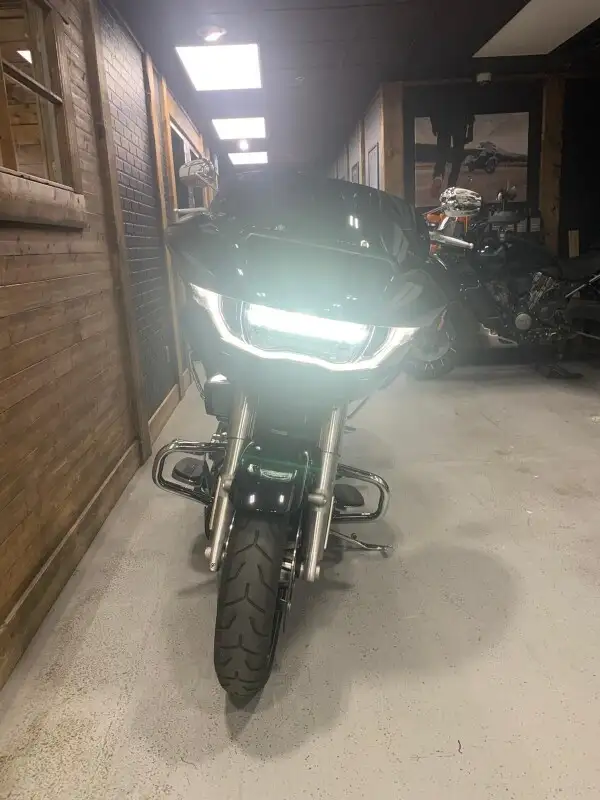 2025 Harley-Davidson Road Glide in Street, Cruisers & Choppers in Oshawa / Durham Region - Image 8