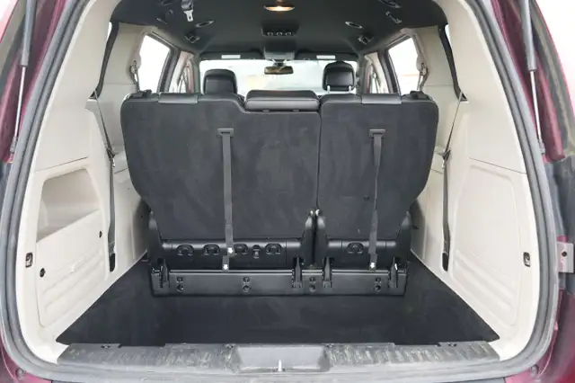 2018 Dodge Grand Caravan SXT Premium Plus WITH STOW & GO in Cars & Trucks in Red Deer - Image 20