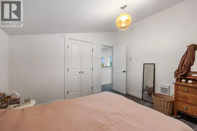 3328 Third St Cumberland, British Columbia in Houses for Sale in Comox / Courtenay / Cumberland - Image 13