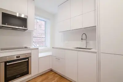 Renovated Akelius one bedroom apartment for rent. Located near Du Fort in the Downtown - Guy Concord...
