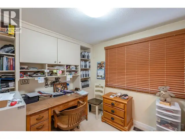 3935 Lakeside Road Penticton, British Columbia in Houses for Sale in Penticton - Image 18