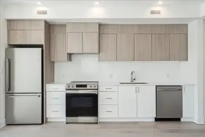 Gorgeous 2 Bed / 2 Bath main floor unit right in the heart of all that Westboro has to offer. Stunni...