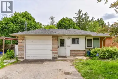 6-bedroom student rental near Laurier & U of W! $900/room ALL inclusive. Available Sept 1 for a 1-ye...