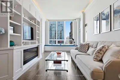 Extreme Rare find. Tridel Built Luxury 3 Bedroom in an Upscale building. Exquisite1336 Sq Ft with 10...