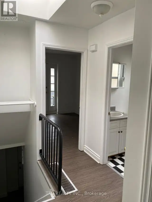 384 QUEEN STREET E Toronto (Regent Park), Ontario62863317753857123