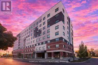 Absolutely fantastic 2 bed, 2 bath Condo with approximately 700 sq ft of living space (carpet free)....