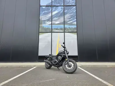 2025 Honda REBEL 500 2025 Honda REBEL 500 CMX500AS HONDA REBEL 500 2025, SEULEMENT 147 KM !!! MOTO L...