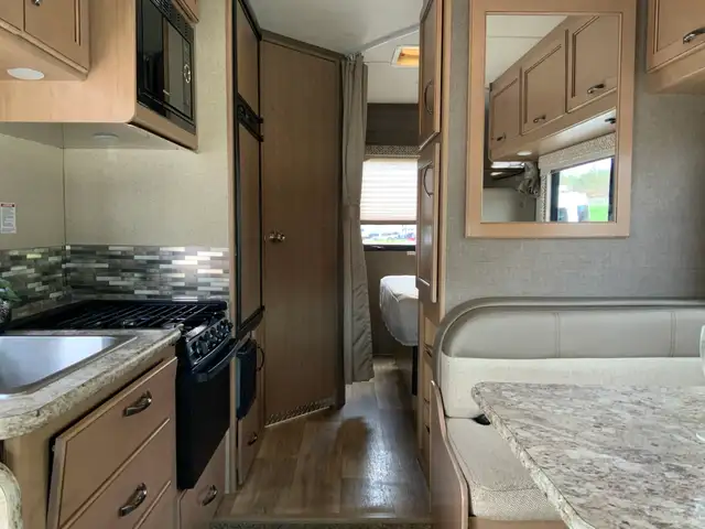 2017 Thor Freedom Elite 22FE in RVs & Motorhomes in Barrie - Image 14