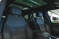 Land Rover Range Rover P400 SE SWB 2025: - Extérieur métallisé gris EIGER avec intérieur en cuir hau... (image 2)