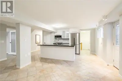 4 CREEKWOOD Place Unit# Lower Dundas, Ontario
