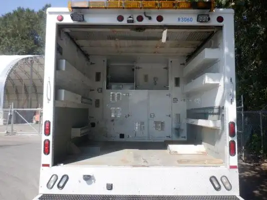 2012 Ford F-550 4x4 Crew Cab Service Truck with Shelving in Heavy Trucks in Edmonton - Image 69