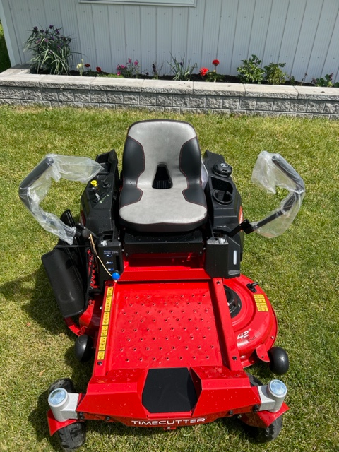 Toro 42" TimeCutter® (77404) Zero Turn Mower in Lawnmowers & Leaf Blowers in Belleville - Image 5