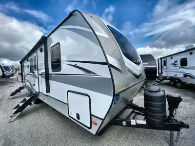 Keystone Cougar Half-Ton travel trailer 28BHSWE highlights: Double-Size Bunks Outdoor Kitchen Large...