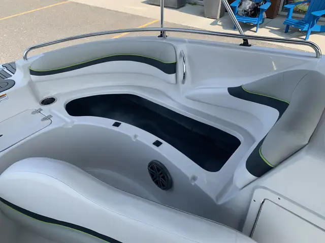 2023 Legend Vibe D19 Deck Boat in Powerboats & Motorboats in Sudbury - Image 29