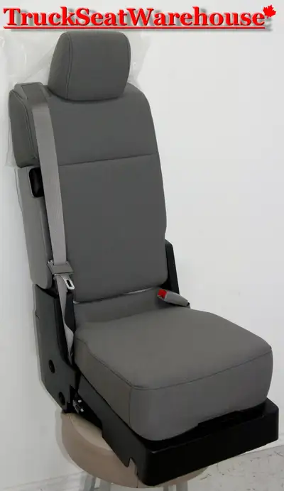 call or text 905-259-8027 or email truckseatwarehouse@gmail.com Brand new take out from a 2016 ford...