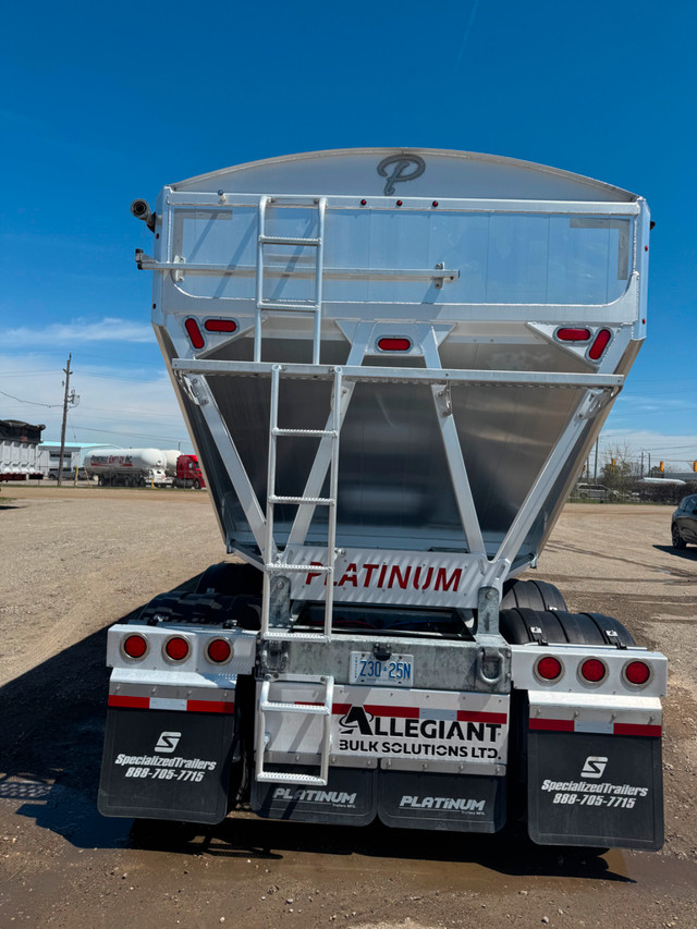 2024 Platinum B-Train Grain Hopper Trailers in Heavy Trucks in Moncton - Image 3