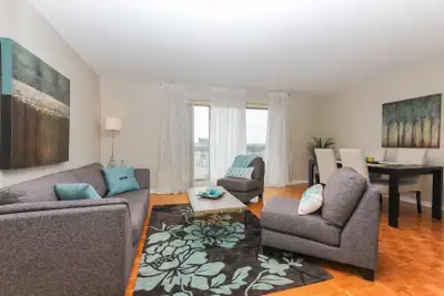 Great Location! Spacious Suites!