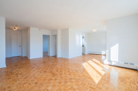 PROMOTION 1 MONTH FREE !! PANORAMIC VIEW OF MONTREAL! - Prime location just steps away from Mount Ro... (image 1)