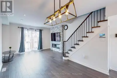 Outstanding 3 Bdrm Townhouse Located In Prime Pickering Location. Recently Upgraded Minutes To Hywy....