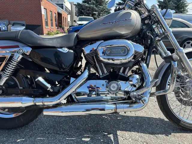 2007 Harley-Davidson Sportster ~ SPORTSTER XL1200 CUSTOM ~ COOL  in Street, Cruisers & Choppers in City of Toronto - Image 11