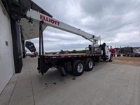 2020 Freightliner BUSINESS CLASS M2 106 with Elliot 1870F 18 ton stiff boom Like new UNIT!!! Over 20... (image 5)