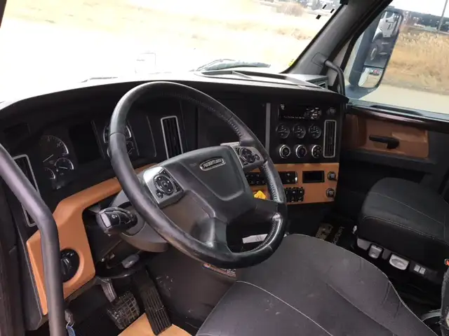 All wheel Drive Moffett Forklifts Diff. Lock $ 9,000 + Trailer in Other in Winnipeg - Image 10