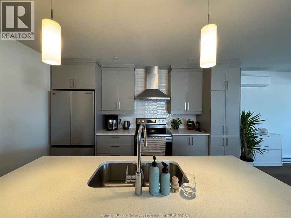 1352 Diamond STREET Unit# C Rockland, Ontario 4