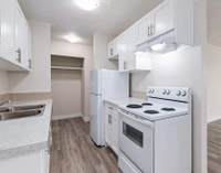 Amenities: Playground • Outside Green Space • Heat & Water Included Suite & Building: One-bedroom, t... (image 4)