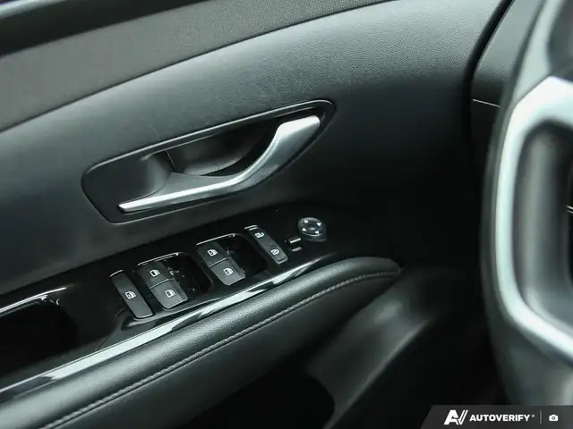 2022 Hyundai Tucson Hybrid Ultimate great first car |leather... in Cars & Trucks in London - Image 17