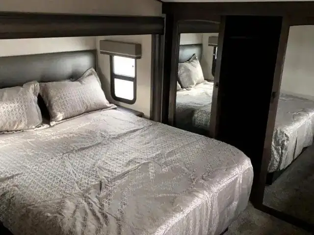 2021 GRAND DESIGN REFLECTION 367BHS (FINANCING AVAILABLE) in Travel Trailers & Campers in Cambridge - Image 9