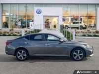 This Nissan Altima boasts a Regular Unleaded I-4 2.5 L/152 engine powering this Variable transmissio... (image 5)
