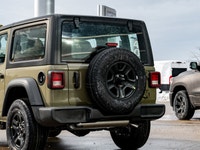 Welcome to Barrie Dodge Chrysler Jeep. 2.0L I-4 intercooled turbo engine - 4x4 drivetrain - Bucket s... (image 6)