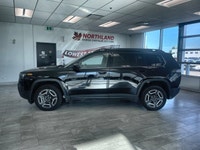 ===== Key Features ===== * Only 2,685 km * No Reported Accidents * 4WD (Four-Wheel Drive) * Hybrid P... (image 1)