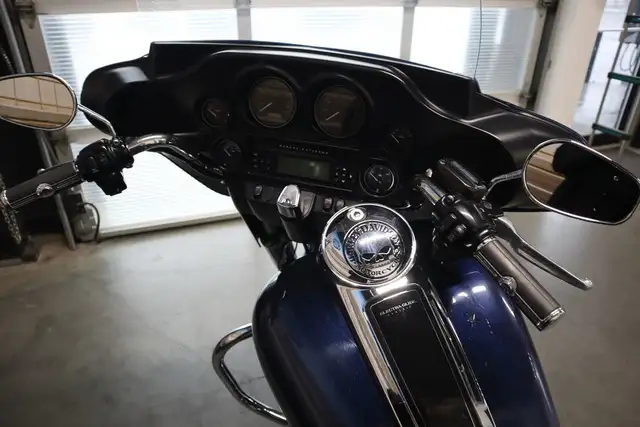 2013 Harley-Davidson FLHTC - Electra Glide Classic in Sport Touring in Edmonton - Image 29