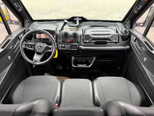 2025 Can-Am DEFENDER MAX LONE STAR CAB HD10 in ATVs in Muskoka - Image 7