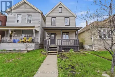 Welcome to this beautifully updated 3-bedroom, 2 full bathroom upper unit in the desirable Crown Poi...