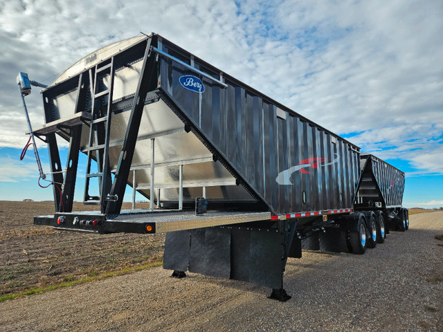 New 2025 Berg Super B Grain Trailer in Heavy Trucks in Saskatoon - Image 3