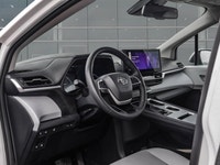 2025 Toyota Sienna XLE HEV | SUNROOF | NAVI | LEATHER The 2025 Toyota Sienna XLE HEV is a high-utili... (image 7)