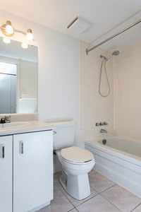 Découvrez notre studio à louer à Sherbrooke, un endroit parfait pour les étudiants. Idéalement situé... (image 5)