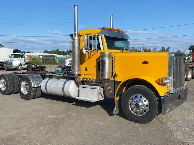 2005 PETERBILT 379L in Heavy Trucks in Ottawa - Image 5