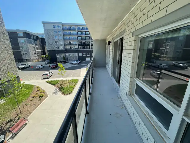 SHORT TERM RENTAL - Luxury Spacious & Furnished Student/Young Pr in Long Term Rentals in Kitchener / Waterloo - Image 12