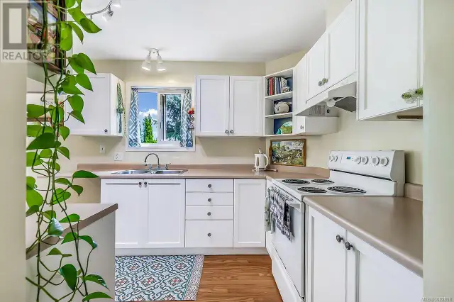 238 Bowlsby St Nanaimo, British Columbia62863788439683124