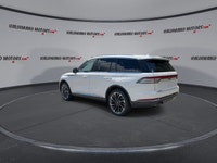 // ACCIDENT FREE!! // This 2023 Lincoln Aviator Reserve AWD is a premium three-row SUV that blends p... (image 5)