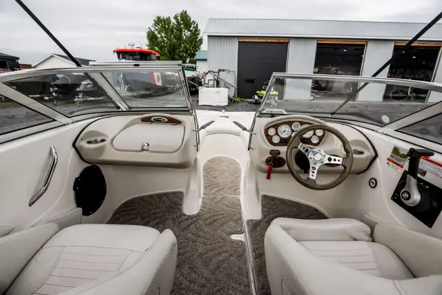 2009 Glastron GT185 in Powerboats & Motorboats in Rimouski / Bas-St-Laurent - Image 15