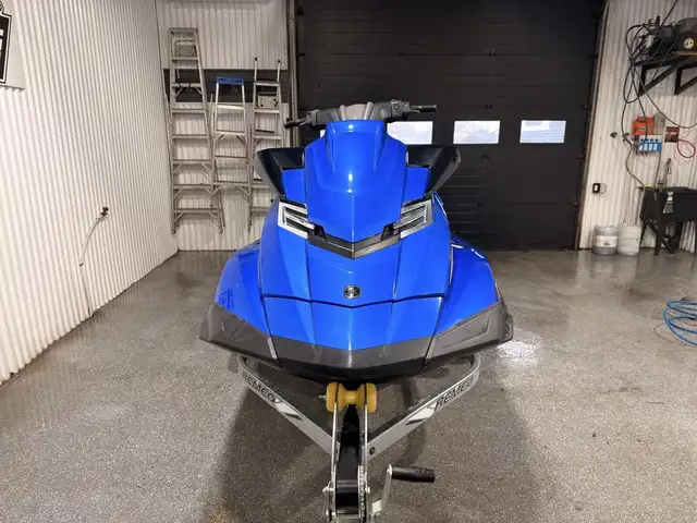 2016 Yamaha WAVE RUNNER FX CRUISER SVHO **MOTEUR SUPERCHARGED 25 in Personal Watercraft in Laval / North Shore - Image 6