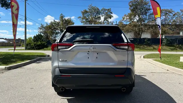 2021 Toyota RAV4 LE -NO ACCIDENT-LOW MILEAGE-BLIND SPOT MONITOR- in Cars & Trucks in Markham / York Region - Image 7