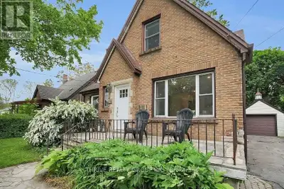 Spacious and Bright 2-Bedroom Apartment Available for Lease! Welcome home to this charming and well-...