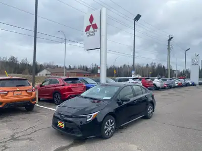 4 cyl, 1.8L, auto, traction control, active stability control, abs, power windows & locks, apple car...